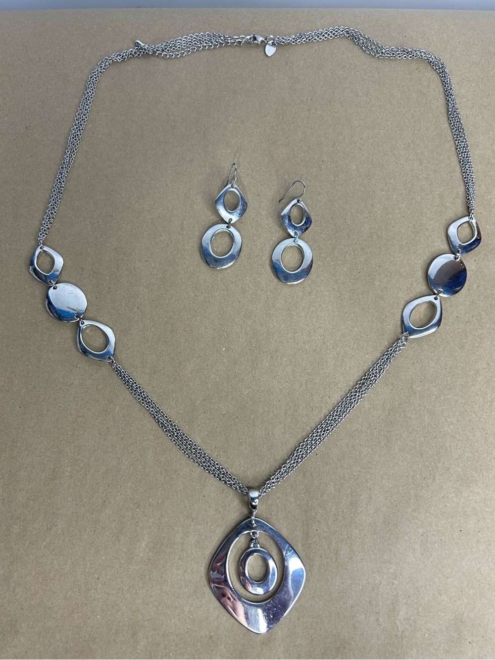 5 for $25🔥Lia Sophia Silver‎ Toned Necklace & Earrings Set